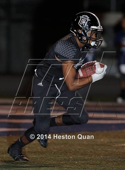 Thumbnail 2 in St. John Bosco vs. Servite photogallery.