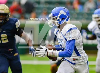 Thumbnail 2 in Klein Collins vs. Tyler (UIL 6A Regional Playoff) photogallery.