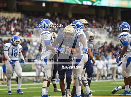 Thumbnail 1 in Klein Collins vs. Tyler (UIL 6A Regional Playoff) photogallery.