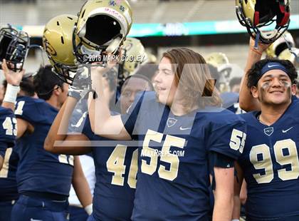 Thumbnail 3 in Klein Collins vs. Tyler (UIL 6A Regional Playoff) photogallery.