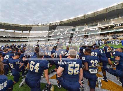 Thumbnail 3 in Klein Collins vs. Tyler (UIL 6A Regional Playoff) photogallery.