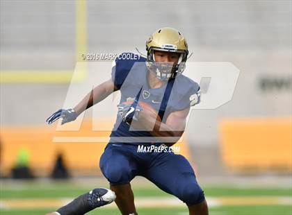 Thumbnail 2 in Klein Collins vs. Tyler (UIL 6A Regional Playoff) photogallery.