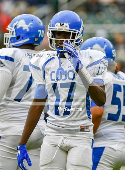 Thumbnail 2 in Klein Collins vs. Tyler (UIL 6A Regional Playoff) photogallery.