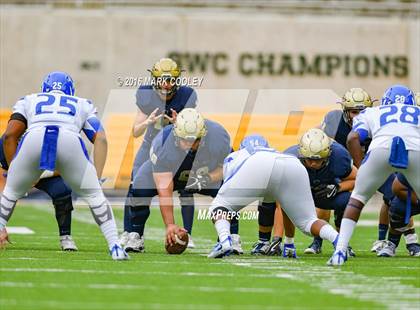 Thumbnail 1 in Klein Collins vs. Tyler (UIL 6A Regional Playoff) photogallery.