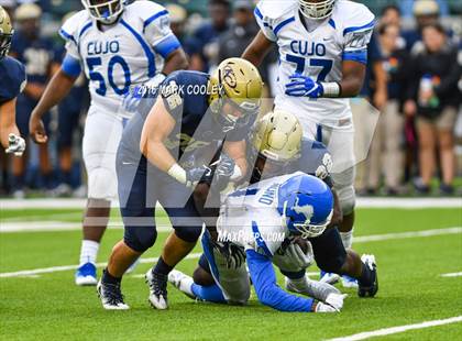 Thumbnail 3 in Klein Collins vs. Tyler (UIL 6A Regional Playoff) photogallery.