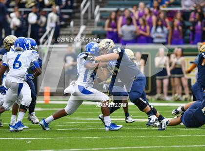 Thumbnail 3 in Klein Collins vs. Tyler (UIL 6A Regional Playoff) photogallery.
