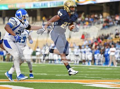 Thumbnail 2 in Klein Collins vs. Tyler (UIL 6A Regional Playoff) photogallery.