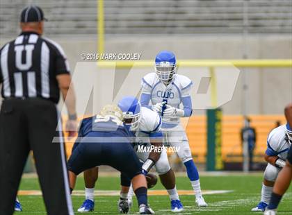 Thumbnail 2 in Klein Collins vs. Tyler (UIL 6A Regional Playoff) photogallery.