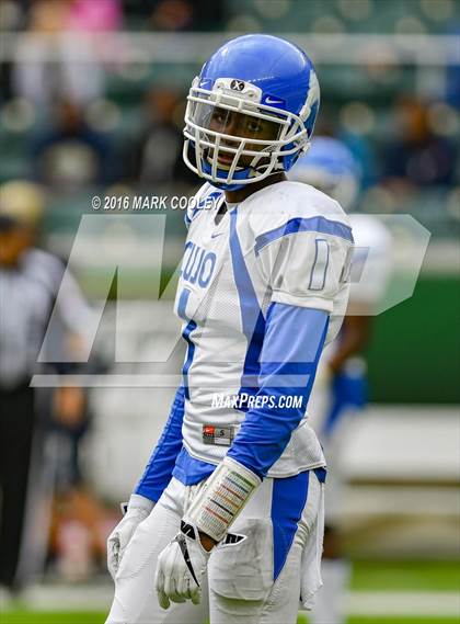 Thumbnail 1 in Klein Collins vs. Tyler (UIL 6A Regional Playoff) photogallery.
