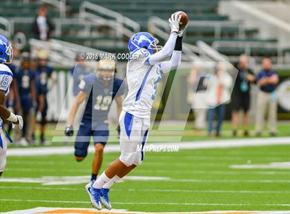 Thumbnail 2 in Klein Collins vs. Tyler (UIL 6A Regional Playoff) photogallery.