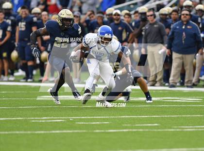 Thumbnail 1 in Klein Collins vs. Tyler (UIL 6A Regional Playoff) photogallery.