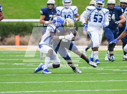Thumbnail 1 in Klein Collins vs. Tyler (UIL 6A Regional Playoff) photogallery.