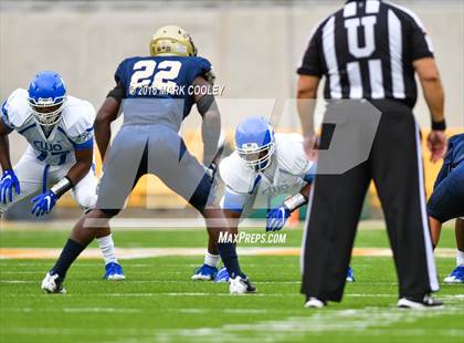 Thumbnail 1 in Klein Collins vs. Tyler (UIL 6A Regional Playoff) photogallery.