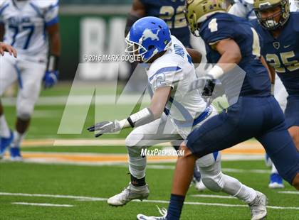 Thumbnail 2 in Klein Collins vs. Tyler (UIL 6A Regional Playoff) photogallery.