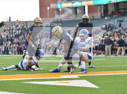 Thumbnail 2 in Klein Collins vs. Tyler (UIL 6A Regional Playoff) photogallery.