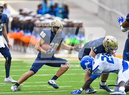 Thumbnail 2 in Klein Collins vs. Tyler (UIL 6A Regional Playoff) photogallery.