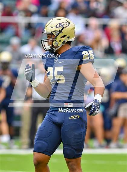 Thumbnail 2 in Klein Collins vs. Tyler (UIL 6A Regional Playoff) photogallery.