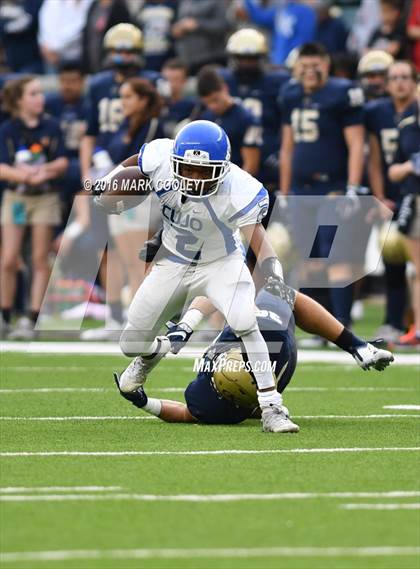 Thumbnail 2 in Klein Collins vs. Tyler (UIL 6A Regional Playoff) photogallery.