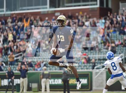 Thumbnail 3 in Klein Collins vs. Tyler (UIL 6A Regional Playoff) photogallery.