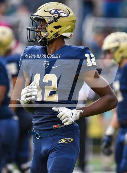 Thumbnail 2 in Klein Collins vs. Tyler (UIL 6A Regional Playoff) photogallery.