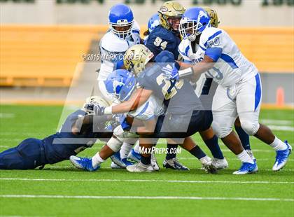 Thumbnail 1 in Klein Collins vs. Tyler (UIL 6A Regional Playoff) photogallery.