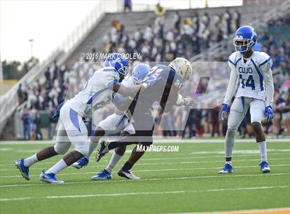 Thumbnail 3 in Klein Collins vs. Tyler (UIL 6A Regional Playoff) photogallery.