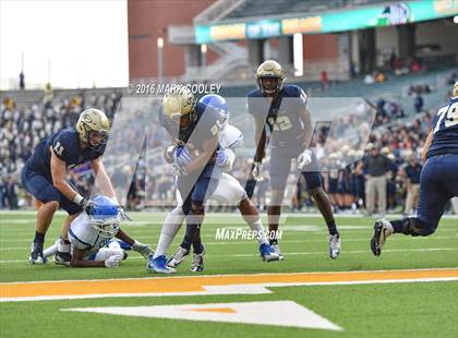 Thumbnail 3 in Klein Collins vs. Tyler (UIL 6A Regional Playoff) photogallery.