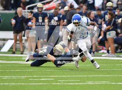 Thumbnail 3 in Klein Collins vs. Tyler (UIL 6A Regional Playoff) photogallery.