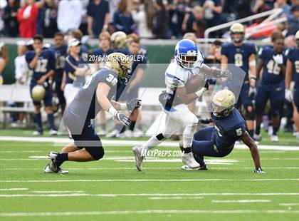Thumbnail 3 in Klein Collins vs. Tyler (UIL 6A Regional Playoff) photogallery.