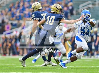 Thumbnail 3 in Klein Collins vs. Tyler (UIL 6A Regional Playoff) photogallery.