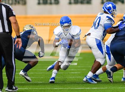 Thumbnail 1 in Klein Collins vs. Tyler (UIL 6A Regional Playoff) photogallery.