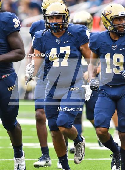 Thumbnail 1 in Klein Collins vs. Tyler (UIL 6A Regional Playoff) photogallery.