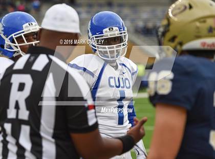 Thumbnail 2 in Klein Collins vs. Tyler (UIL 6A Regional Playoff) photogallery.