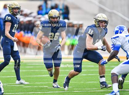 Thumbnail 2 in Klein Collins vs. Tyler (UIL 6A Regional Playoff) photogallery.