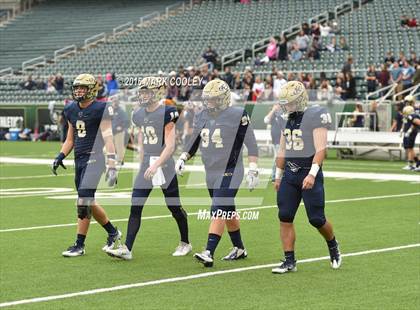 Thumbnail 3 in Klein Collins vs. Tyler (UIL 6A Regional Playoff) photogallery.