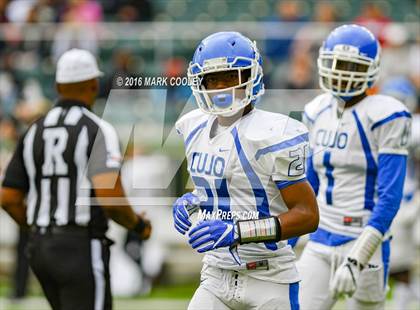 Thumbnail 3 in Klein Collins vs. Tyler (UIL 6A Regional Playoff) photogallery.