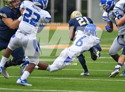 Thumbnail 3 in Klein Collins vs. Tyler (UIL 6A Regional Playoff) photogallery.