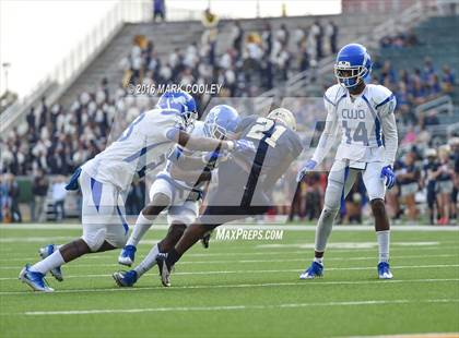 Thumbnail 1 in Klein Collins vs. Tyler (UIL 6A Regional Playoff) photogallery.