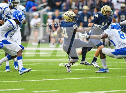 Thumbnail 3 in Klein Collins vs. Tyler (UIL 6A Regional Playoff) photogallery.