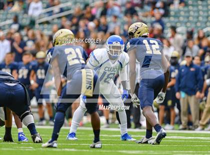 Thumbnail 1 in Klein Collins vs. Tyler (UIL 6A Regional Playoff) photogallery.