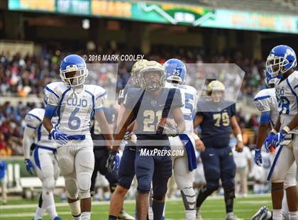 Thumbnail 2 in Klein Collins vs. Tyler (UIL 6A Regional Playoff) photogallery.