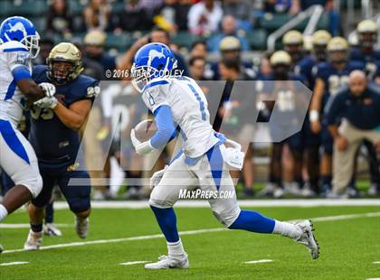 Thumbnail 1 in Klein Collins vs. Tyler (UIL 6A Regional Playoff) photogallery.