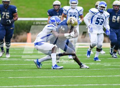 Thumbnail 3 in Klein Collins vs. Tyler (UIL 6A Regional Playoff) photogallery.