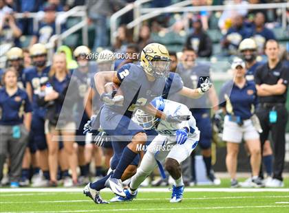 Thumbnail 3 in Klein Collins vs. Tyler (UIL 6A Regional Playoff) photogallery.