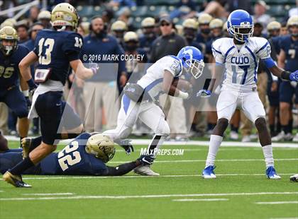 Thumbnail 3 in Klein Collins vs. Tyler (UIL 6A Regional Playoff) photogallery.