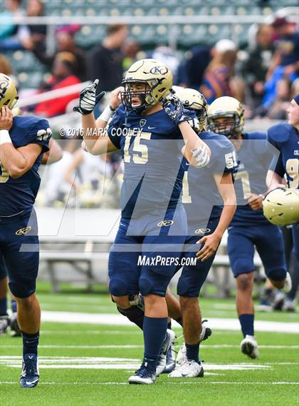 Thumbnail 2 in Klein Collins vs. Tyler (UIL 6A Regional Playoff) photogallery.