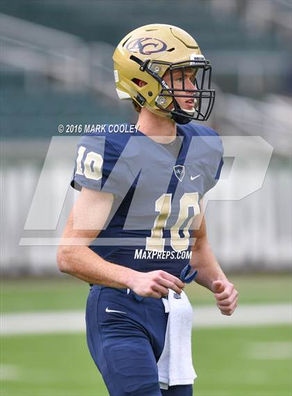 Thumbnail 3 in Klein Collins vs. Tyler (UIL 6A Regional Playoff) photogallery.