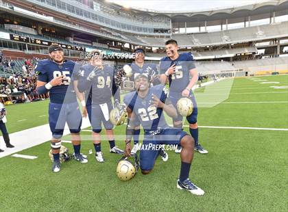 Thumbnail 1 in Klein Collins vs. Tyler (UIL 6A Regional Playoff) photogallery.