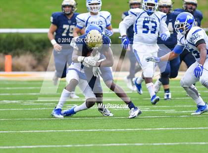 Thumbnail 2 in Klein Collins vs. Tyler (UIL 6A Regional Playoff) photogallery.