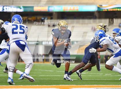 Thumbnail 2 in Klein Collins vs. Tyler (UIL 6A Regional Playoff) photogallery.